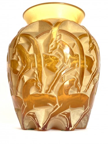 20th century - 1931 René Lalique - Vase &quot;Chamois&quot; 