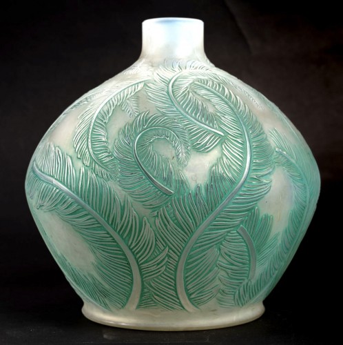 XXe siècle - 1920 René Lalique - Vase Plumes