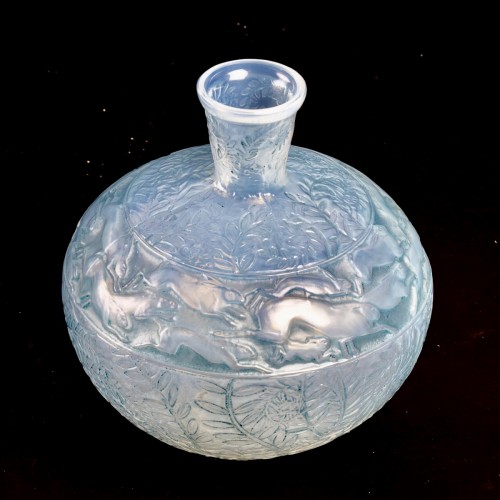 1923 René Lalique - Vase Lievres Double Cased - 