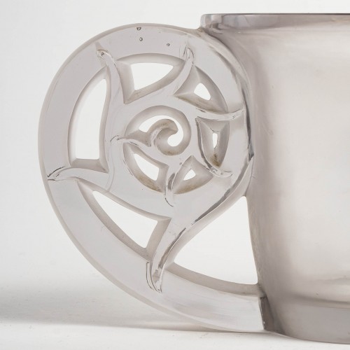 20th century - 1926 René Lalique - Vase Pierrefonds