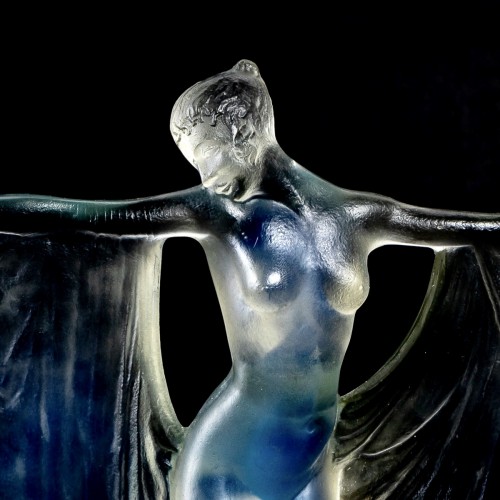 20th century - 1925 René Lalique - Statuette &quot;Suzanne&quot;