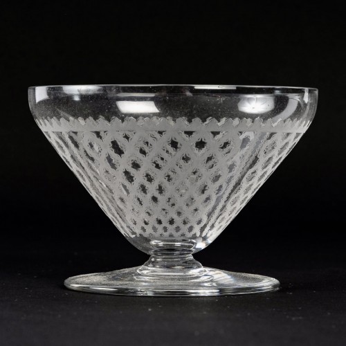 XXe siècle - 1920 Baccarat - Service "Alhambra" en cristal blanc gravé 57 Pièces