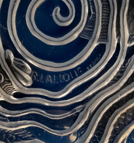 Glass & Crystal  - 1932 René Lalique - Bowl Plate Dauphins