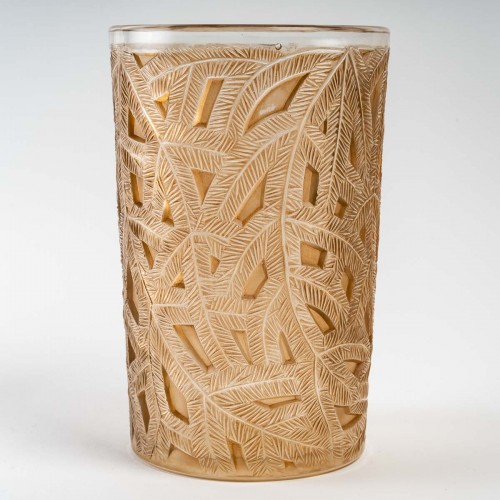 20th century - 1923 Rene Lalique - Vase Epicea