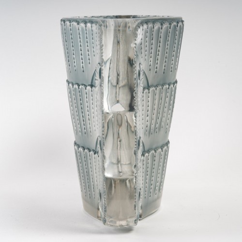 Glass & Crystal  - 1937 René Lalique - Vase Jaffa
