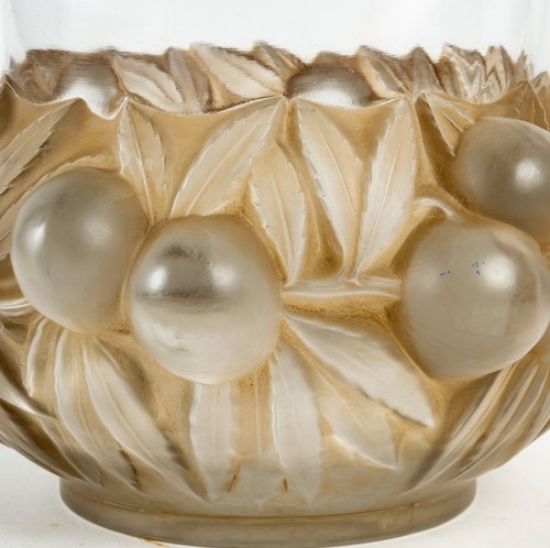 20th century - 1930 René Lalique - Vase Prunes