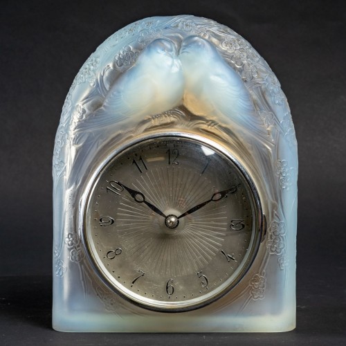 Antiquités - 1926 René Lalique - Pendule Deux Colombes, mouvement d'origine