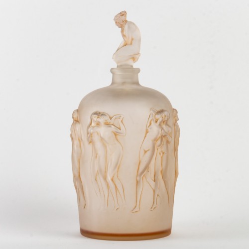 XXe siècle - 1920 René Lalique - Vase Douze figurine avec bouchon