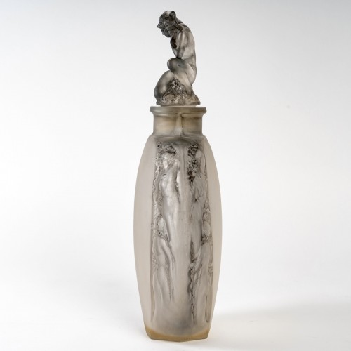 XXe siècle - 1920 René Lalique - Vase Méplat Sirènes avec bouchon figurine 