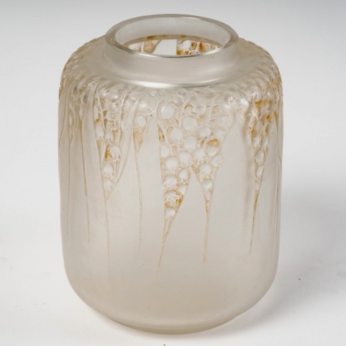 Glass & Crystal  - 1920 René Lalique - Vase Muguet