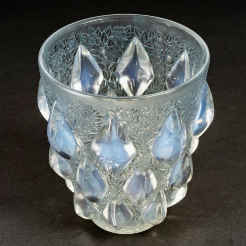 Glass & Crystal  - 1927 René Lalique - Vase Rampillon