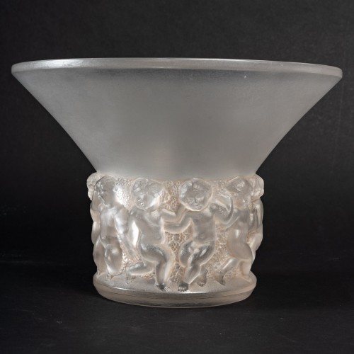 20th century - 1930 René Lalique - Vase Farandole