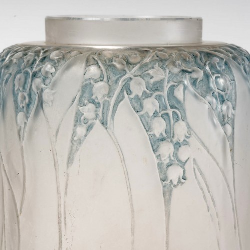 XXe siècle - 1920 René Lalique - Vase Muguet