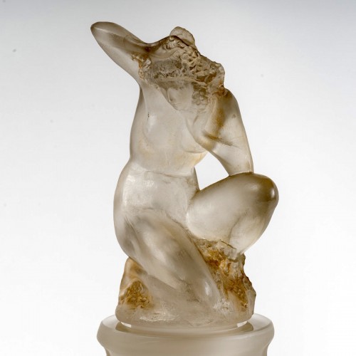 1920 René Lalique Vase Méplat Sirènes avec bouchon figurine - Verrerie, Cristallerie Style Art Déco