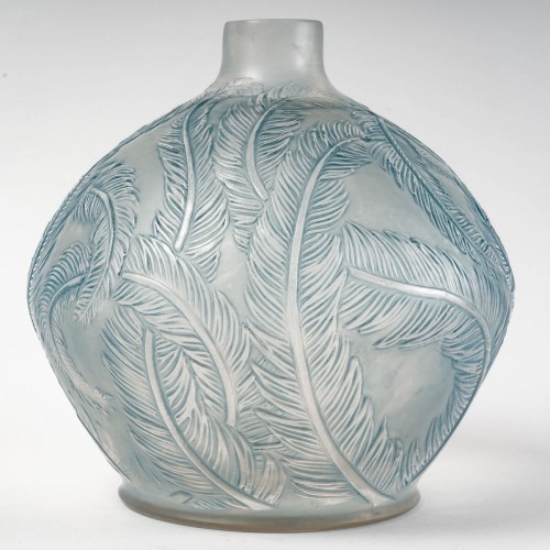 Glass & Crystal  - 1920 René Lalique - Vase Plumes