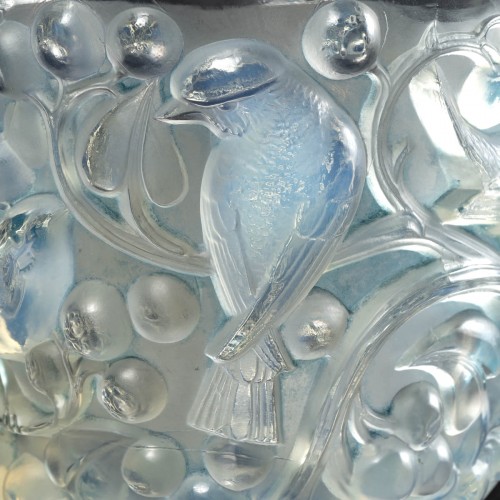 1921 René Lalique - Vase Avallon  - Glass & Crystal Style Art Déco