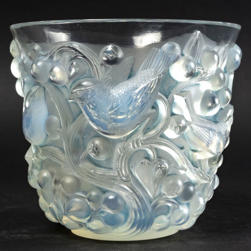 Glass & Crystal  - 1921 René Lalique - Vase Avallon 