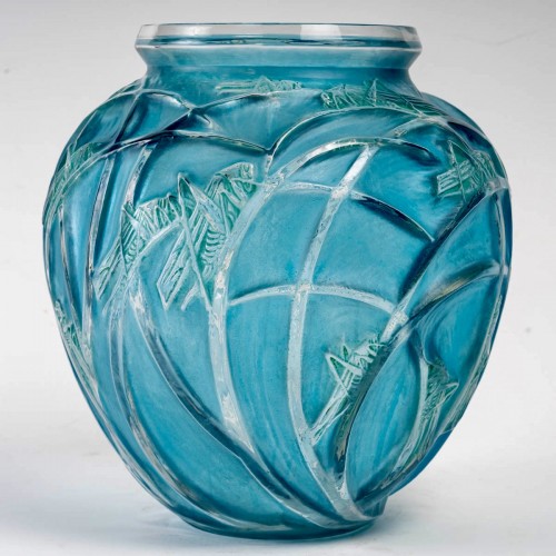 1912 René Lalique Vase Sauterelles - 