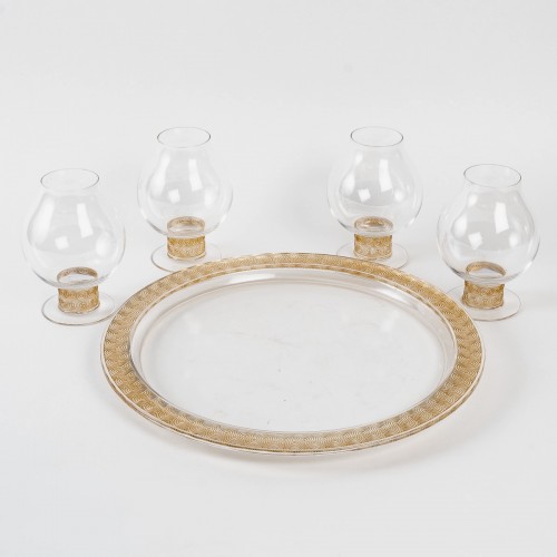 1933 René Lalique Set of 5 piece &quot;Chinon&quot; Glasses and Tray - Glass & Crystal Style Art Déco