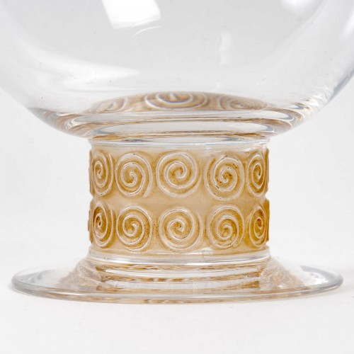 1933 René Lalique Set of 5 piece &quot;Chinon&quot; Glasses and Tray - Art Déco