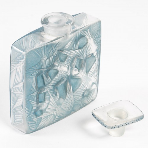 1920 René Lalique - Perfume Bottle Carré Plat Hirondelles - Glass & Crystal Style Art Déco