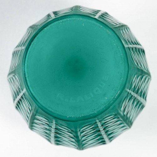 1924 René Lalique - Vase Tournai - Glass & Crystal Style Art Déco