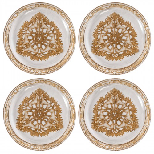 1914 René Lalique Set of 4 Plates Dishes &quot;Chasse Chiens&quot;