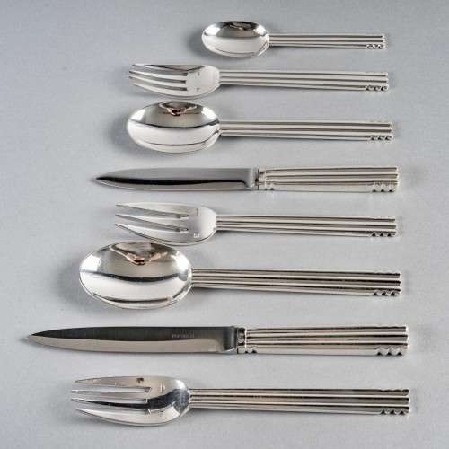 Argenterie et Arts de la table  - Puiforcat - Ménagère "Nantes" 64 pièces en métal argenté