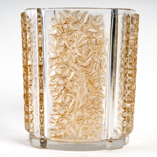 Glass & Crystal  - 1938 René Lalique - &quot;Quatre Pannneaux&quot; vase