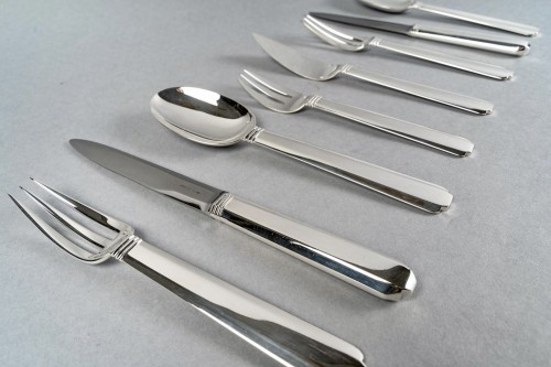 20th century - 1924 Jean Puiforcat Cutlery Flatware Set Bayonne Sterling Silver 64 Pieces