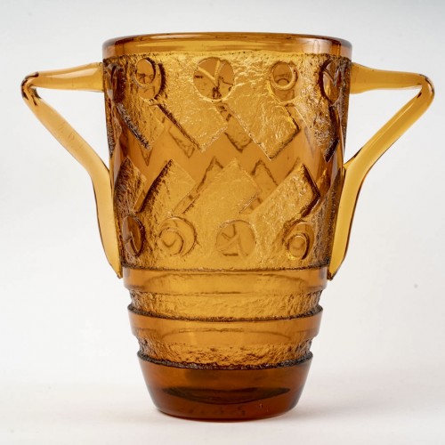 20th century - 1930 Daum Nancy - Vase Geometric Art Deco Handled Vase