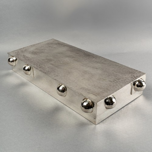 Argenterie et Arts de la table  - Jean Desprès (1889-1980) - boîte coffret "Moderniste" en métal argenté martelé
