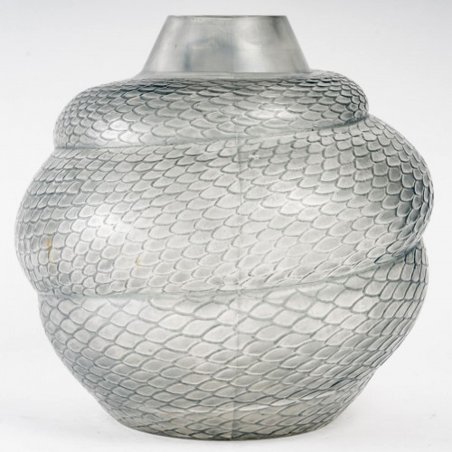 Glass & Crystal  - 1924 René Lalique - Vase Serpent