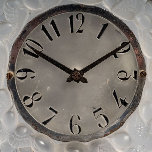 1931 René Lalique - Pendule "Roitelets" mouvement mécanique Oméga - Horlogerie Style Art Déco