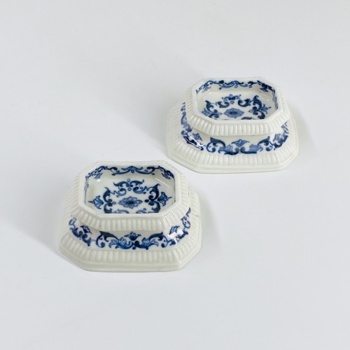 18th century - Pair of salt cellars - Soft past Saint-Cloud porcelain 18th century