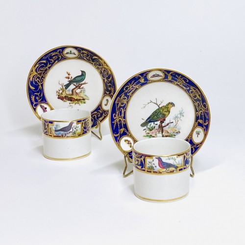 Céramiques, Porcelaines  - Deux tasses du service du duc d'Orléans porcelaine tendre de Tournai - XVIIIe siècle