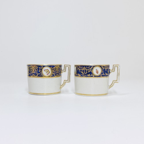 Deux tasses du service du duc d'Orléans porcelaine tendre de Tournai - XVIIIe siècle - Bils Céramiques