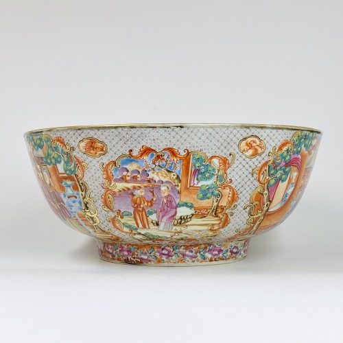 XVIIIe siècle - Bol à punch en porcelaine de la compagnies des Indes - Époque Qianlong 1736-1795