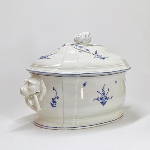 Terrine en porcelaine tendre d'Arras - XVIIIe siècle - Céramiques, Porcelaines Style Louis XVI