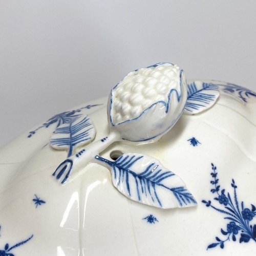 Terrine en porcelaine tendre d'Arras - XVIIIe siècle - Bils Céramiques