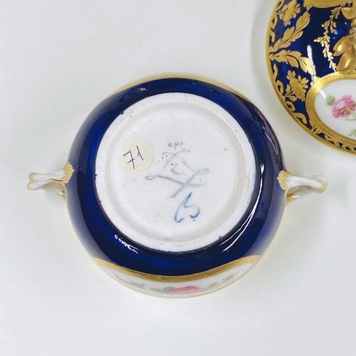 18th century - Sèvres soft porcelain ecuelle - Eighteenth century