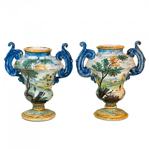 Pair of Naples or Terchi majolica vases - Early eighteenth century