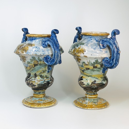 Pair of Naples or Terchi majolica vases - Early eighteenth century - 