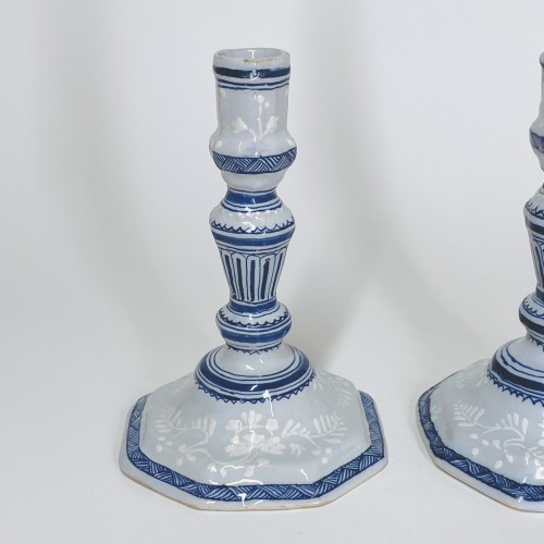 Pair of earthenware candlesticks from Saint-Amand-les-Eaux - 18 th century - Porcelain & Faience Style Louis XV