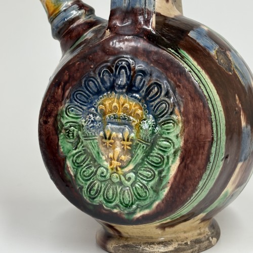 Glazed earthenware barrel from Saintonge bearing the coat of arms of France - Renaissance