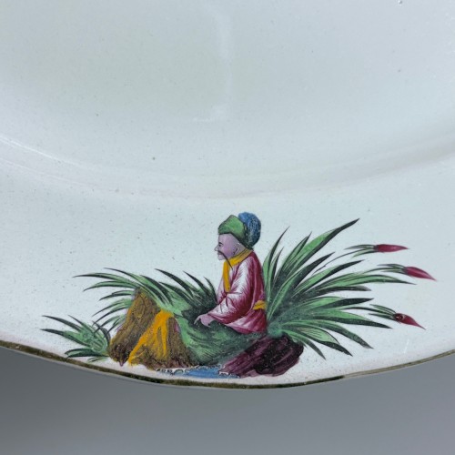 Strasbourg earthenware dish with Chinese figures (Joseph Hannong) - Eightee - 
