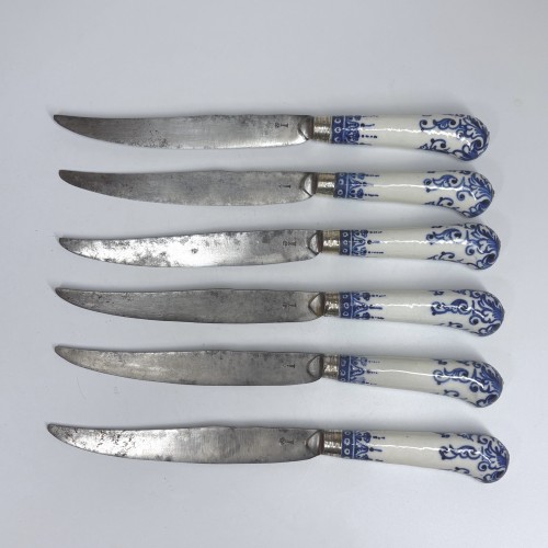 Set of Six Large Knives - Saint-Cloud Porcelain Handles - Eighteenth Centur - Porcelain & Faience Style French Regence
