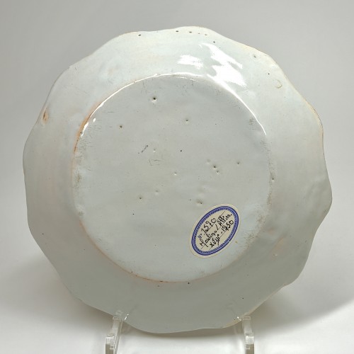 Rare Moulins earthenware plate - Eighteenth century - Porcelain & Faience Style Louis XV