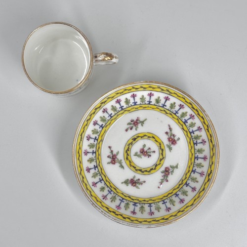 Sèvres Porcelain Cup - Eighteenth Century - Porcelain & Faience Style Louis XVI