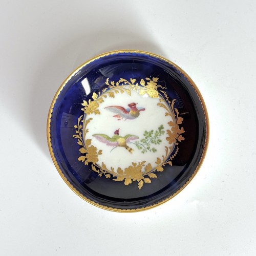 Céramiques, Porcelaines  - Tasse en porcelaine de Sèvres du XVIIIe siècle